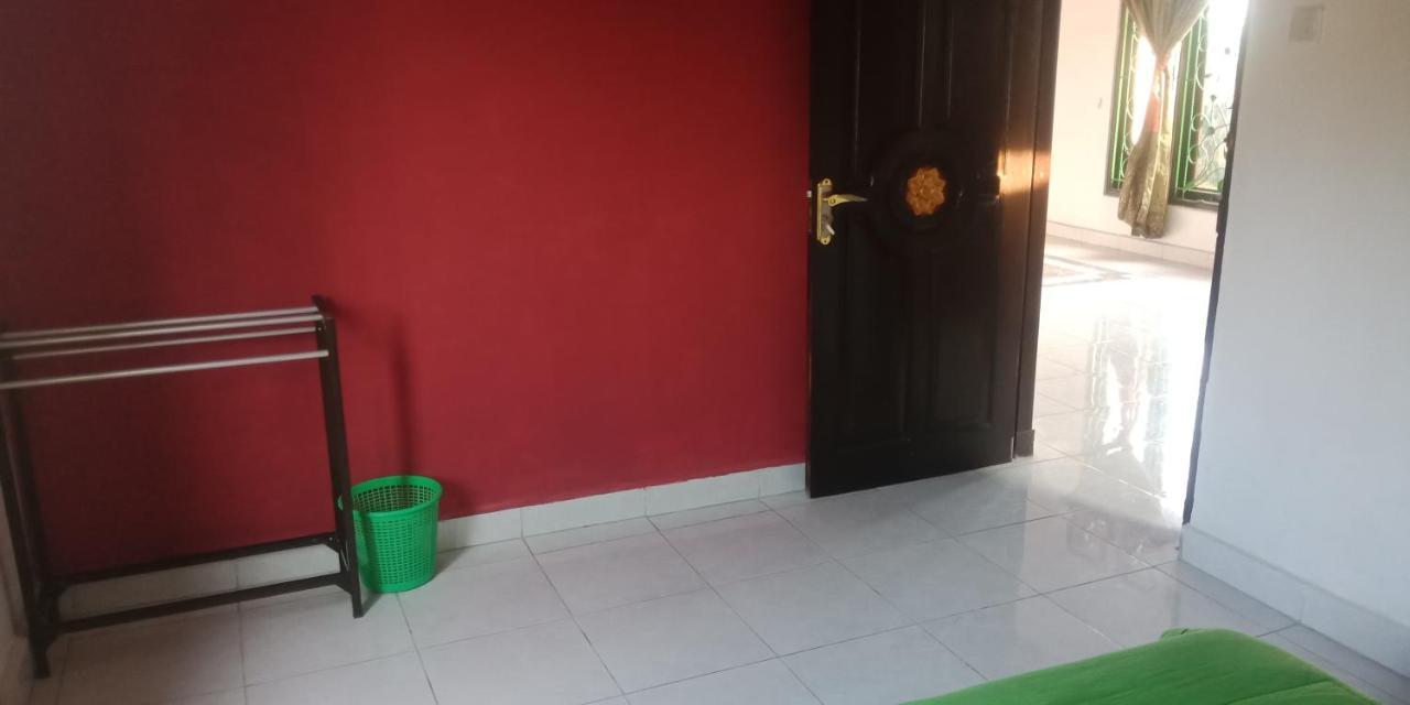 Ibu Ana Homestay Табанан Экстерьер фото