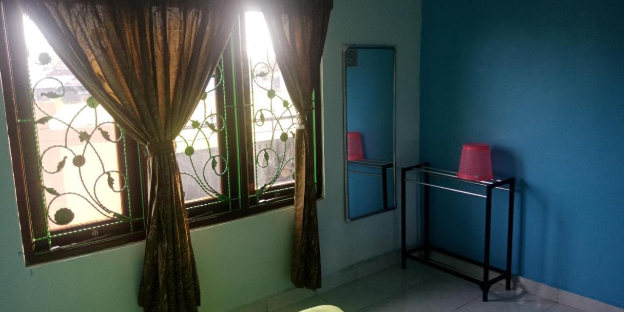 Ibu Ana Homestay Табанан Экстерьер фото