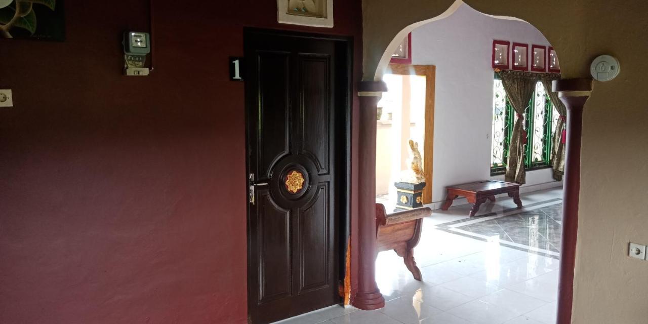 Ibu Ana Homestay Табанан Экстерьер фото