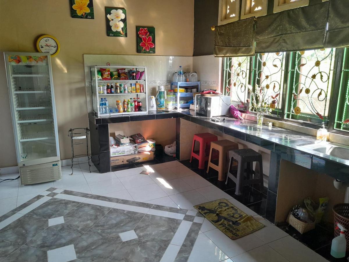 Ibu Ana Homestay Табанан Экстерьер фото